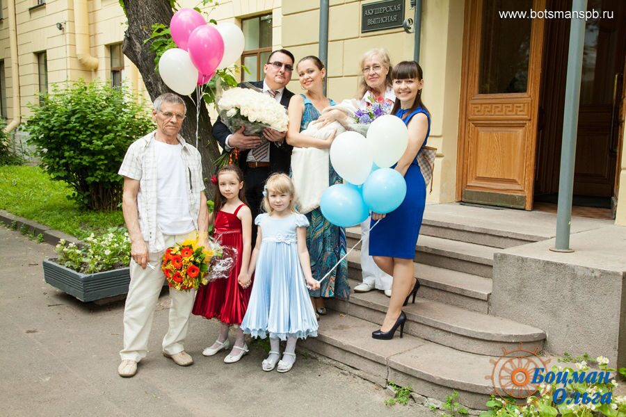 Платье на выписку для мамы. Выписка из роддома летом. Платье на выписку из роддома для мамы летом. Выписка из роддома летом фото.