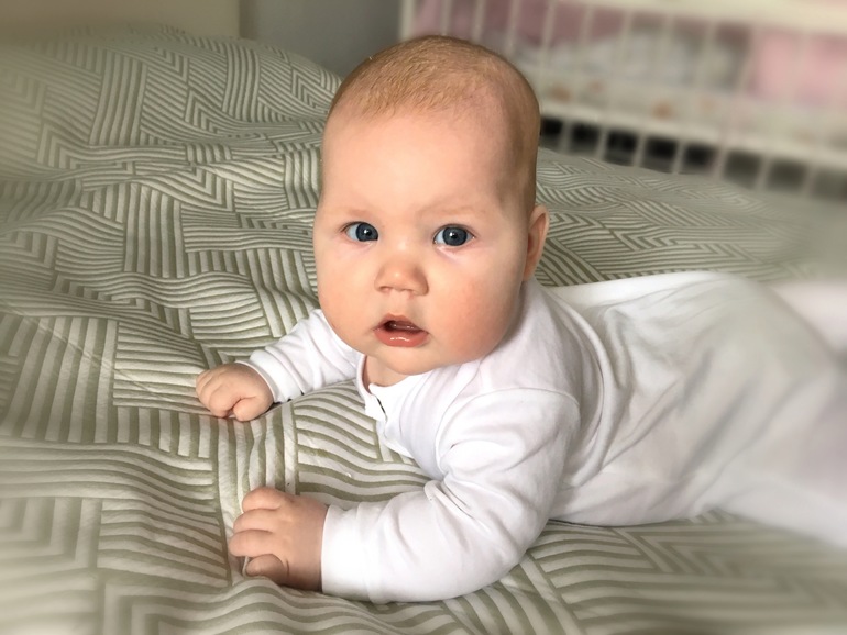 Малышу 7 месяцев форум. Четырехмесячный ребенок. Фото малыша 4 месяца идеи. Фото на 4 месяца ребенку. 7 Месяцев ребенку фото.