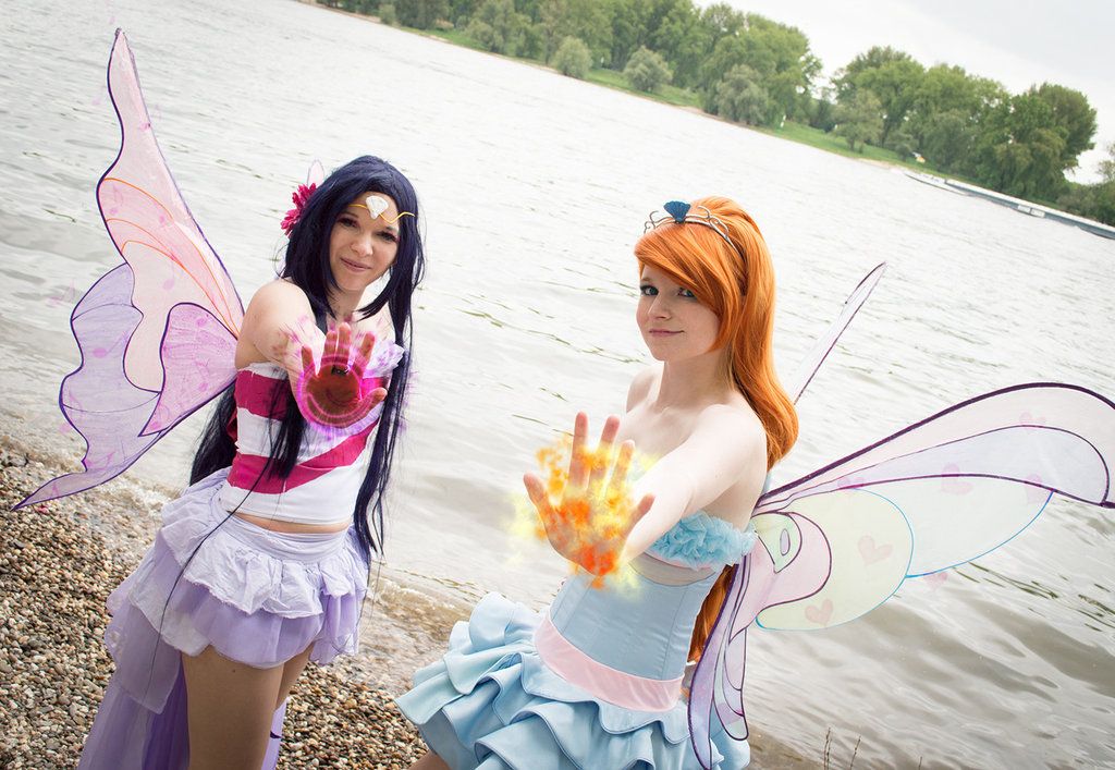 Winx cosplay. Косплей Винкс Блум. Фея Блум косплей. Фея Блум косплей Винкс.