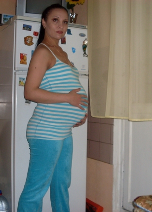 40 недель россия. Молодые девушки беременные русские.