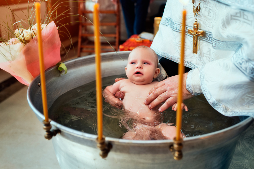 Крестят ли детей в воскресенье