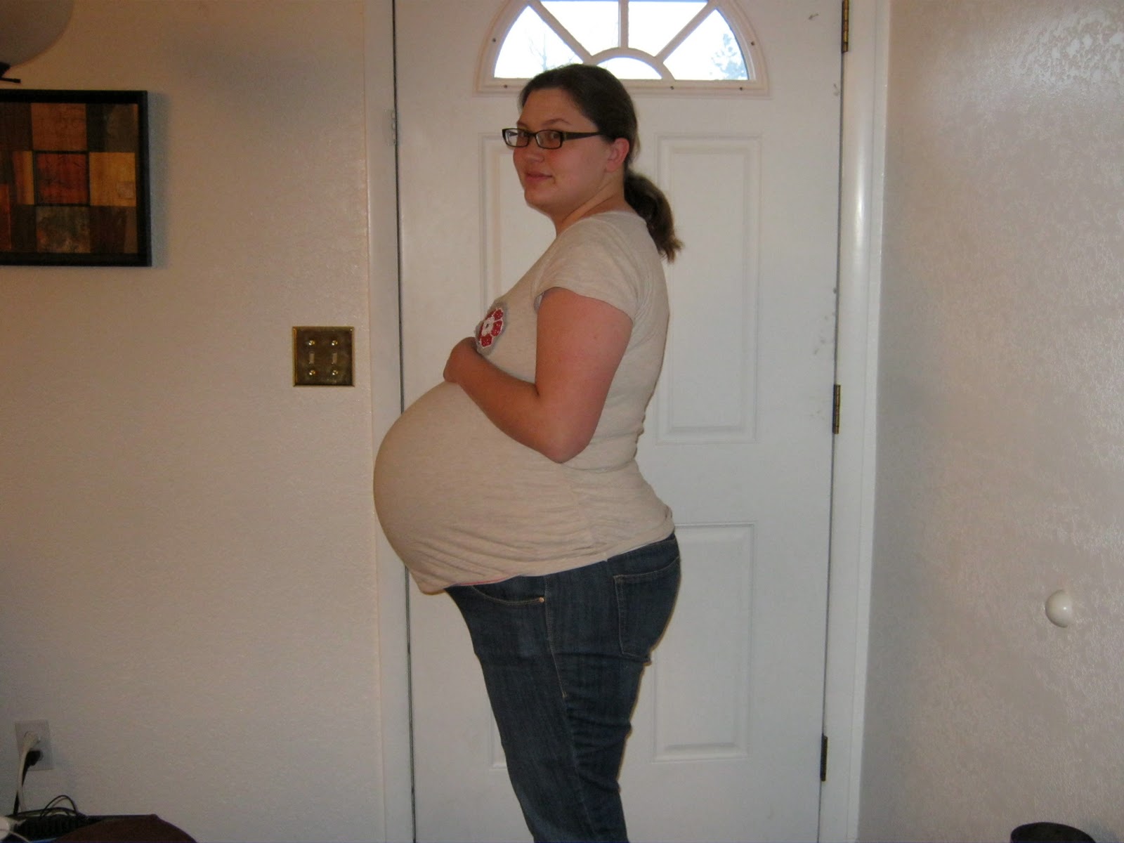 35 недель беременности каменеет