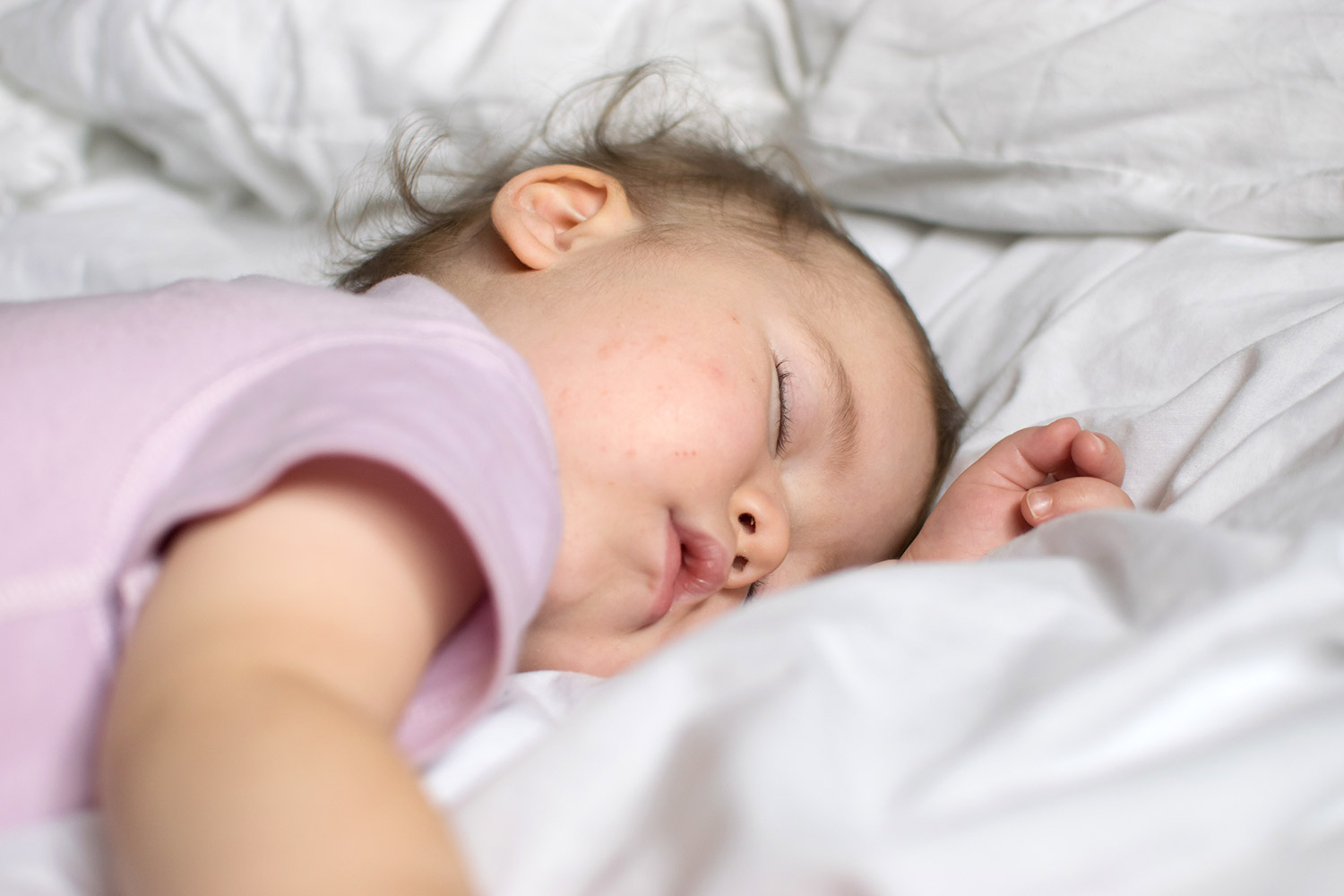 Ребенок 2 5 плохо засыпает. Сон ребенка. Плохой сон у ребенка. Сон младенца.