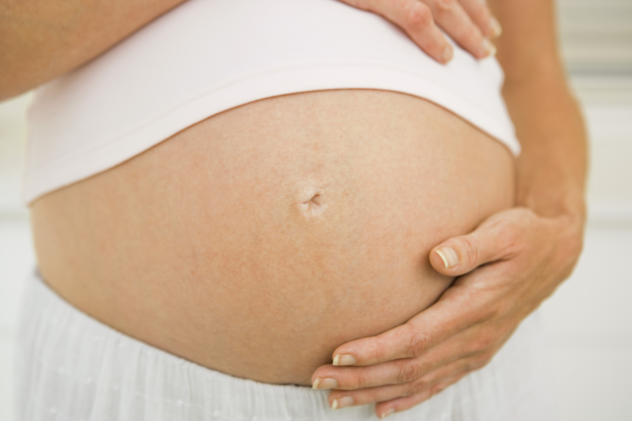 Тянет яичник при беременности на ранних