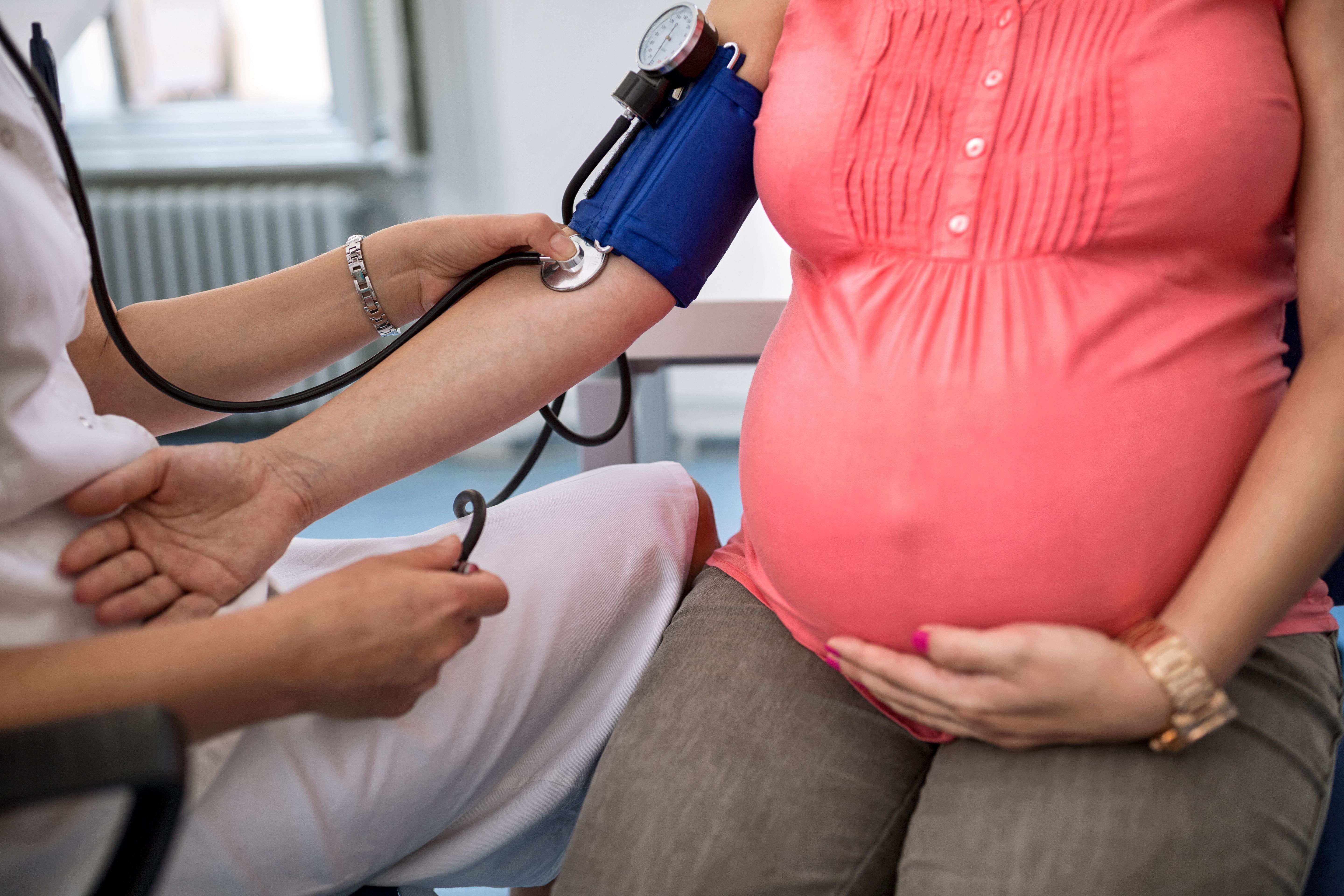 Как беременным контролировать давление: Секреты здоровья будущих мам