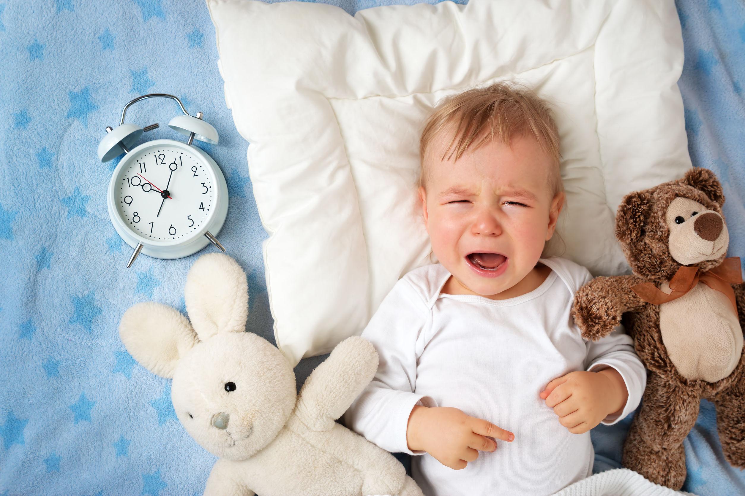 Почему грудные дети плохо. Нарушение сна у детей. Ребенок. Сон ребенка. Беспокойный сон у ребенка.