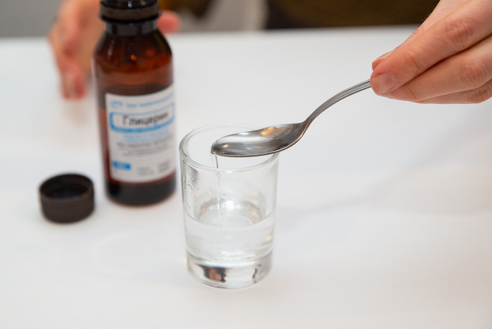 Перекись водорода на стакан воды. Глицерин 1 чайная ложка. Глицерин фото. Антисептик домашнего приготовления.