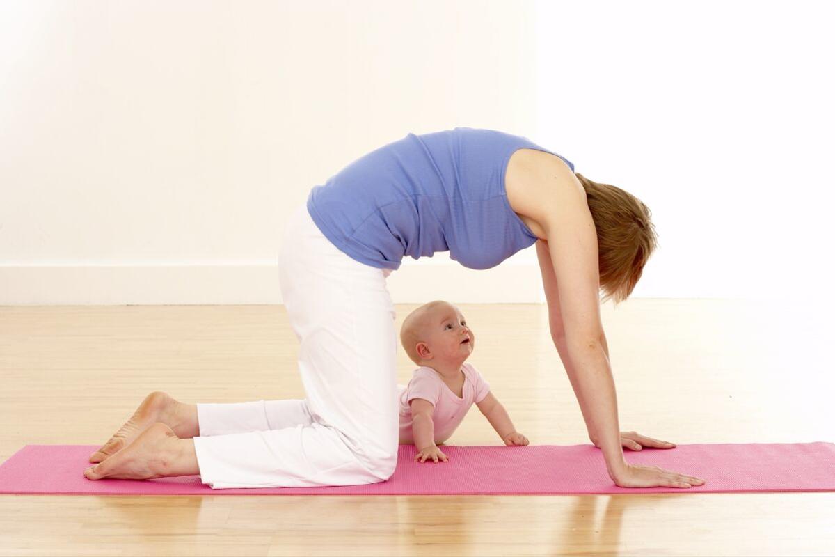Как вернуть форму после родов: Эффективные упражнения для мамы с грудничком