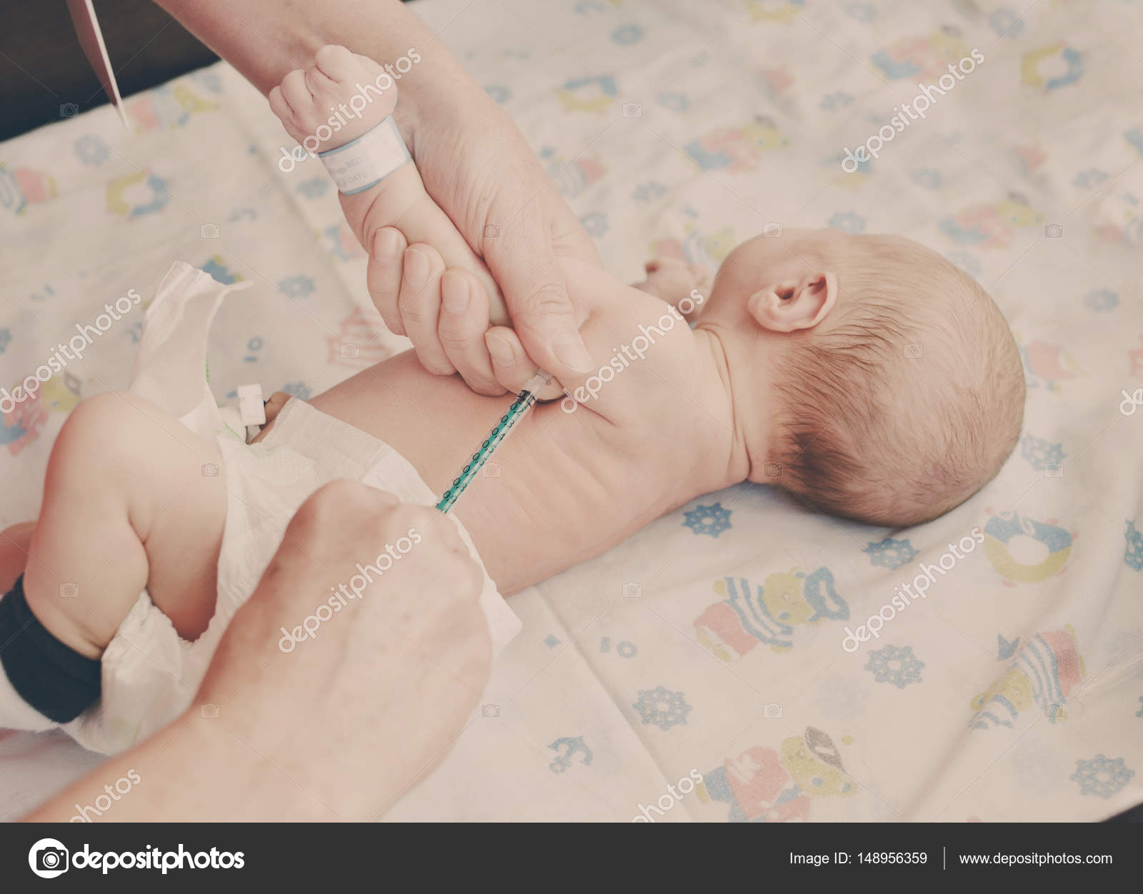 Гепатит в вакцинация новорожденных. Вакцина БЦЖ. Вакцинация новорожденных БЦЖ. Вакцинация БЦЖ новорожденному. Вакцинация новорожденных в родильном доме.