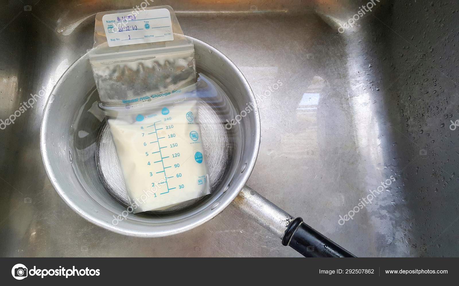 Хранение сцеженного молока в морозилке
