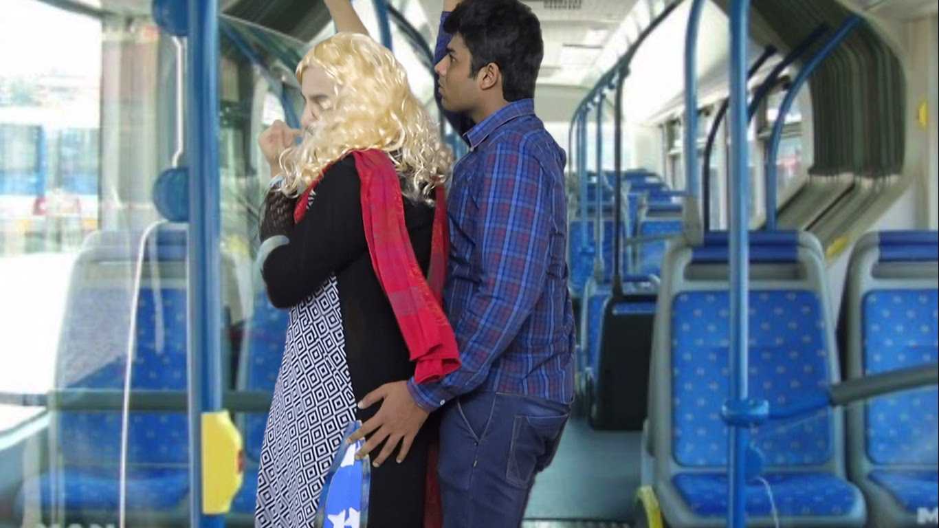 лапают девушек в метро за жопу фото 69